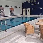 Cozy With Pool *