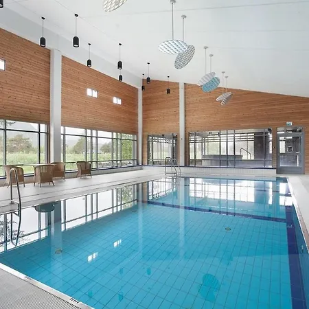 Med Tilgang Til Badebasseng *