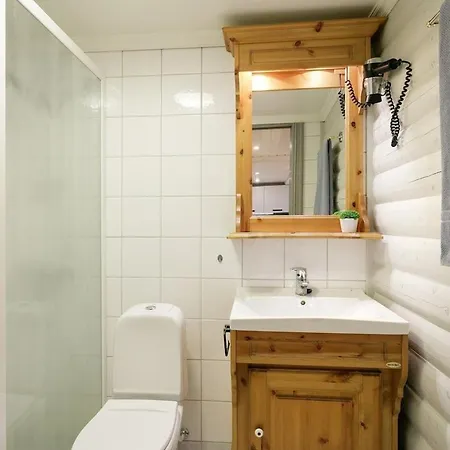 Med Tilgang Til Badebasseng *
