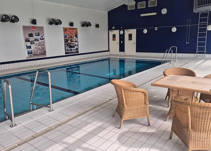 Cozy With Pool *
